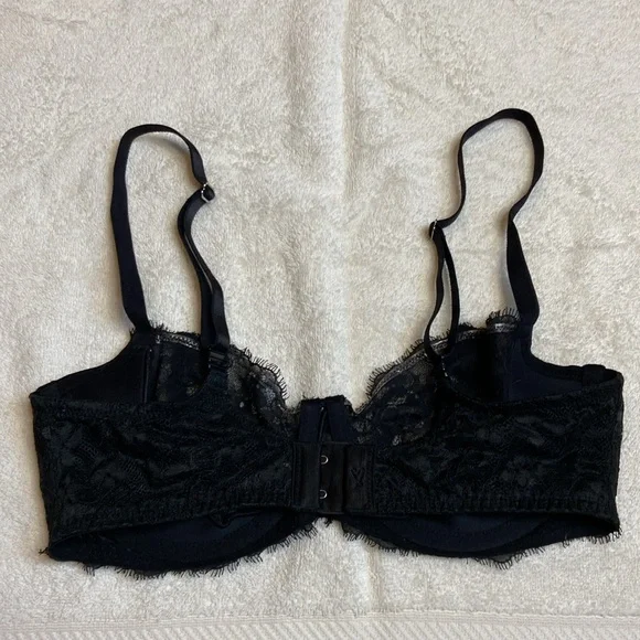 Victoria’s Secret Push-Up Without Padding Black Lace Bra. Size 34D - Picture 5 of 7